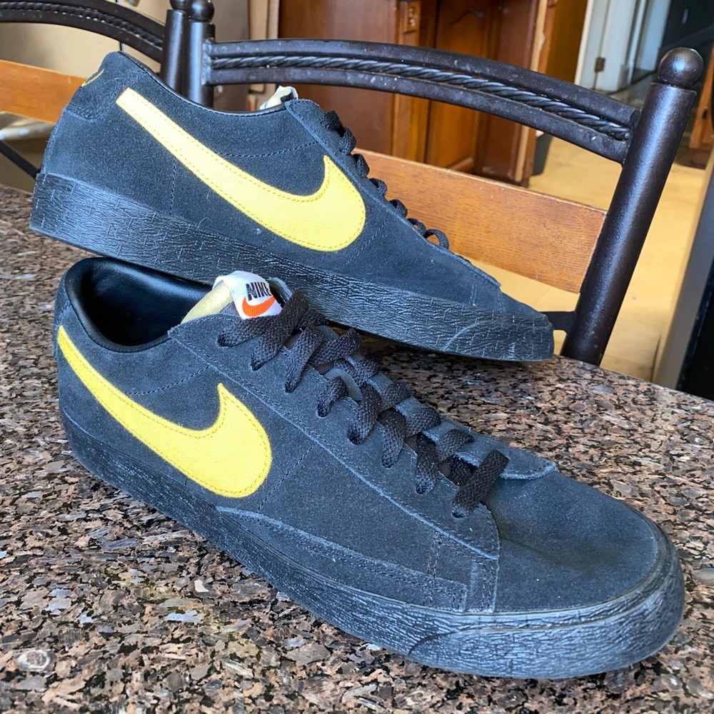 Nike blazer low top